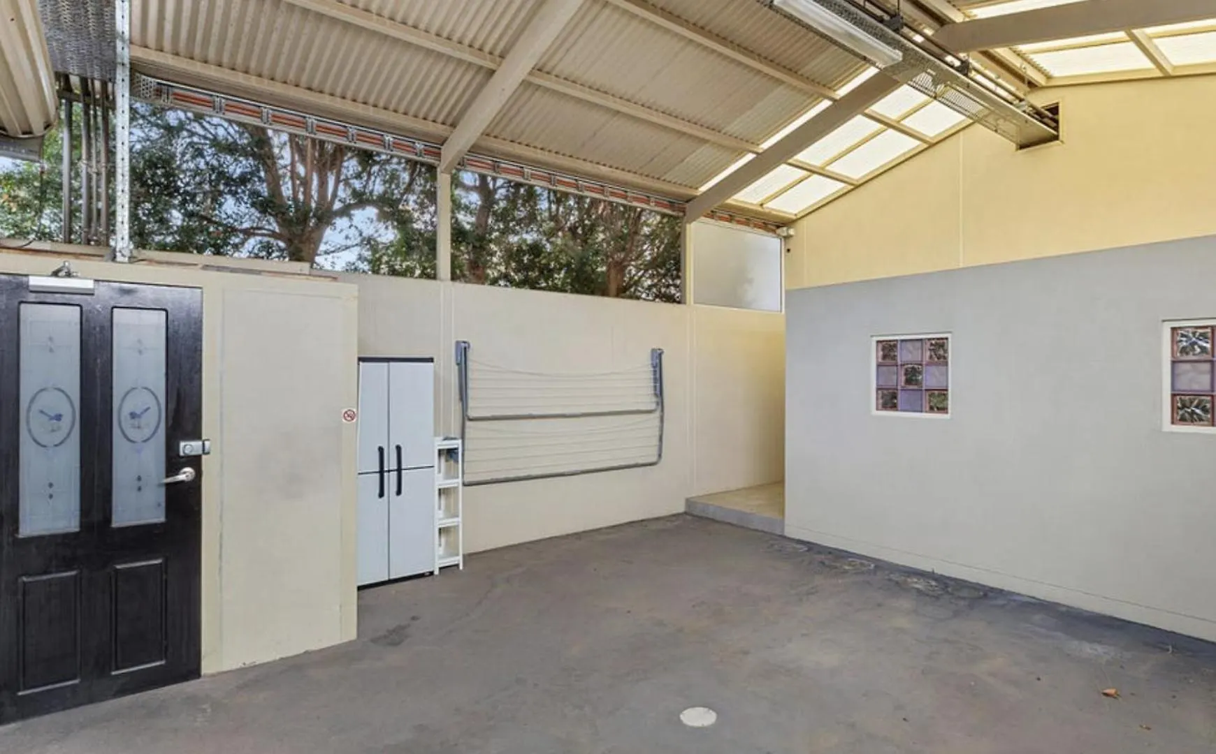 Albert'S For 4 Off Hutt Street- One Queen Bed And 2 Single Beds Adelaide Apartment